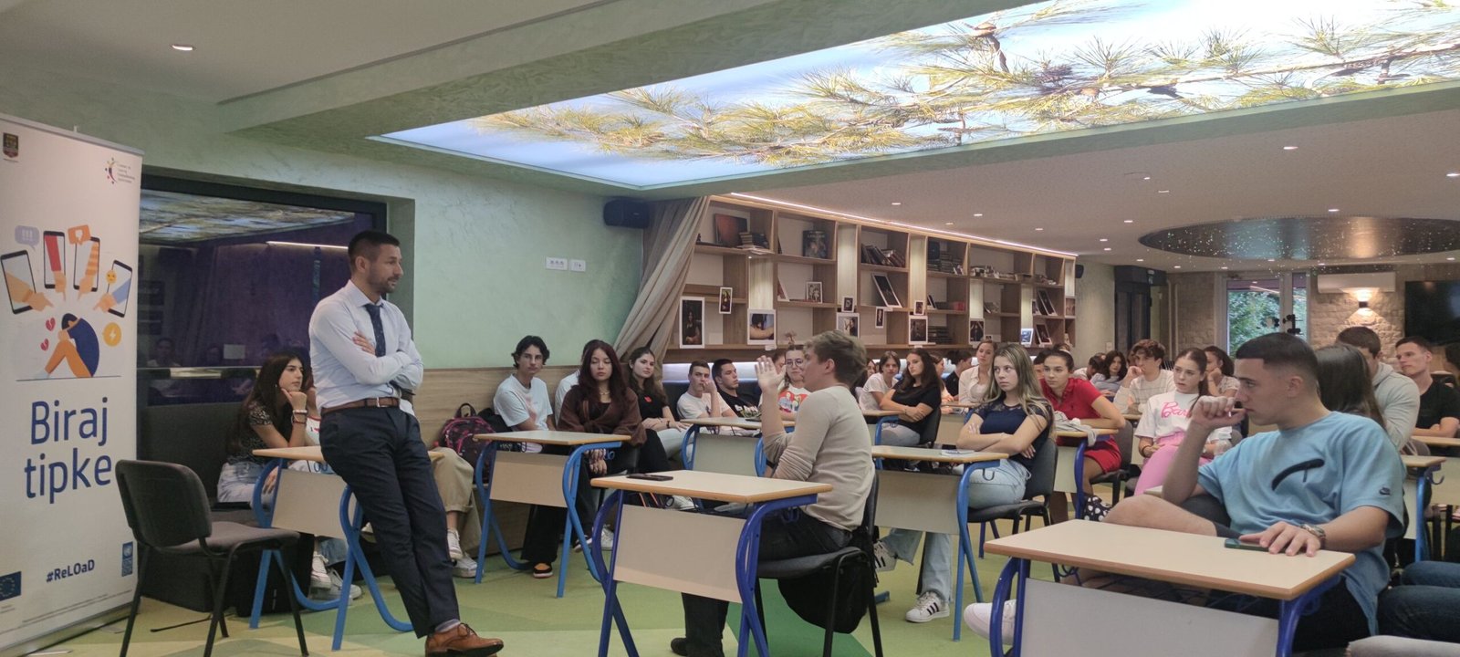 biraj tipke scaled.jpg