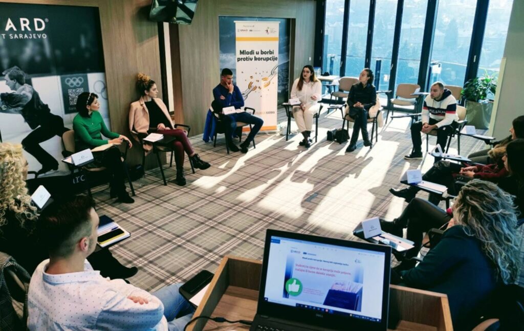 Mladi u borbi protiv korupcije: Nemoj biti najslabija karika mladi u borbi protiv korupcije nemoj biti najslabija karika